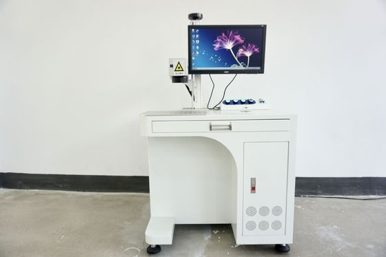Przenośna przenośna maszyna do oznakowania laserowego 20W 30W 50W do grawerowania laserowego