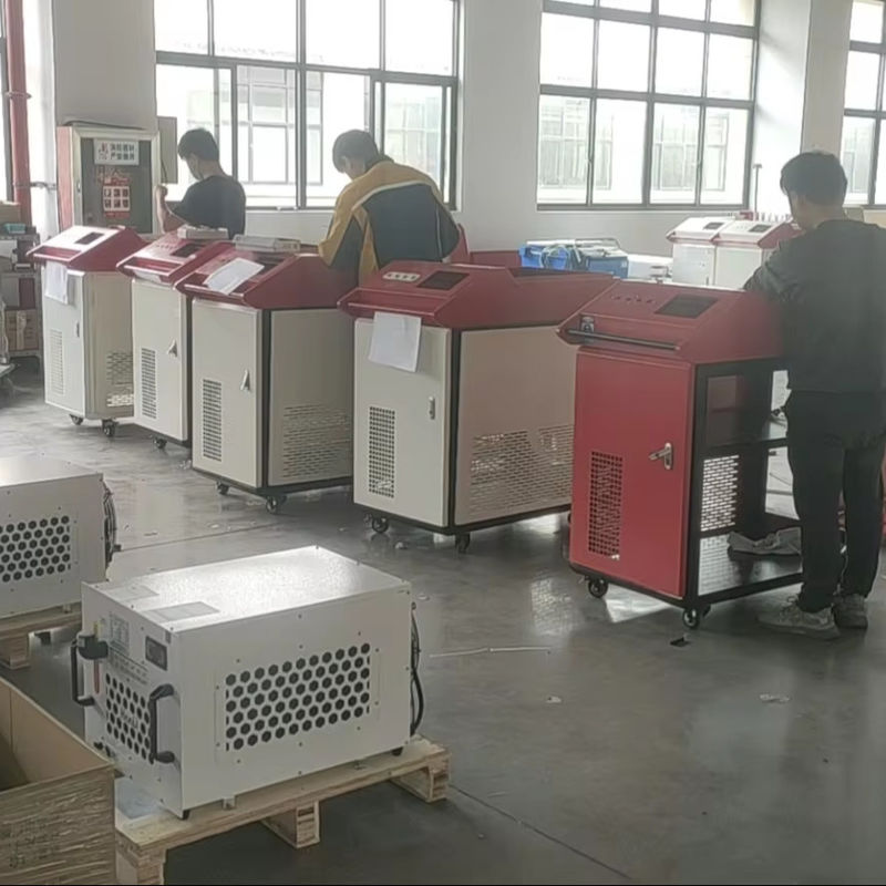 1000W 1500W 2000W 3000W Przenośna przenośna maszyna spawalnicza laserowa z włókna do przemysłu